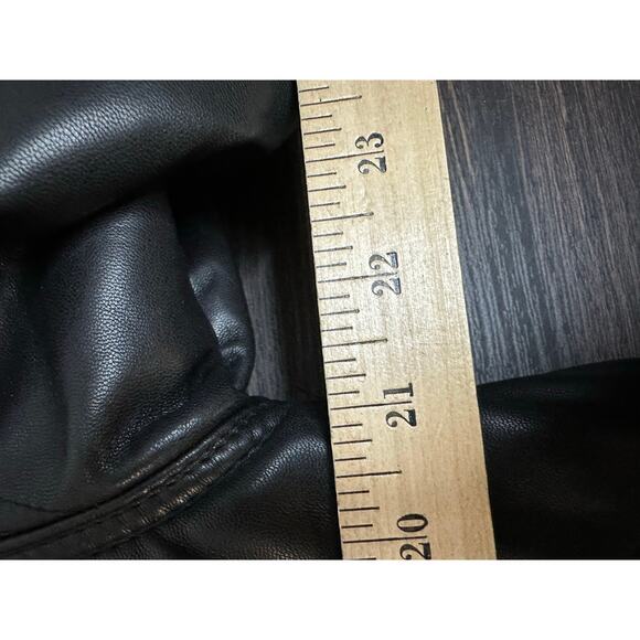 Ashley by 26 International women black faux leather puffer jacket cropped shiny - Picture 9 of 9